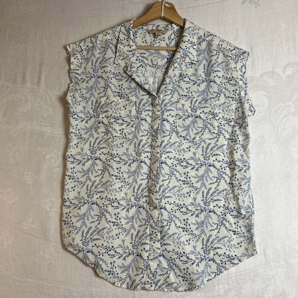 Floral Blouse Womens Small Button Up Lightweight‎ Spring Summer Top